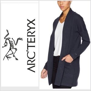 NWOT Arc’teryx Laina cardigan pockets blue size M